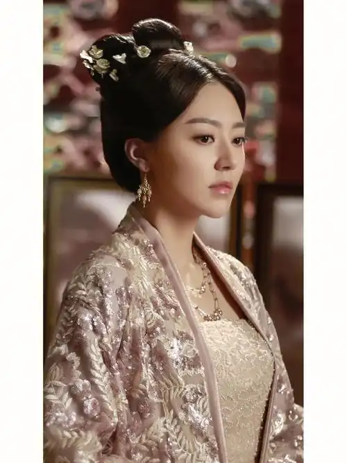 邓莎  #甘婷婷  #苗圃  #李一桐  #李纯  #三生三世十里桃花素锦