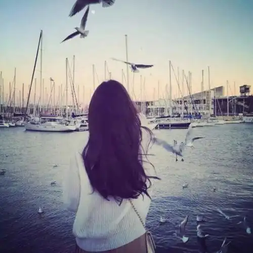 头像女生小清新背影-小清新头像-爱聚微信qq空间大杂烩