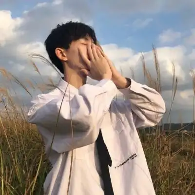 超酷男生清新酷范男生微信头像--魅力十足的帅哥哥