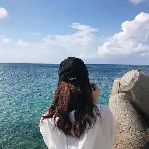 女生      女头像 女头 侧脸      微信头像 美女头像 背影 图源wb女