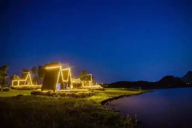 临湖而居,云漫湖景色美不胜收——森哒星星空木屋